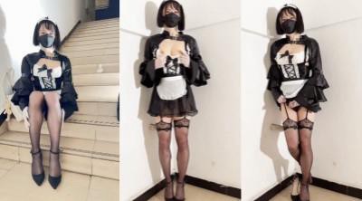 黑丝萝莉伪娘露出,胆子真大下面还有小哥哥在吃饭,还打光掏出仙人棒勐撸,两条丝袜美腿夹的骚太色情了,射了自己一腿 - 国产自拍视频