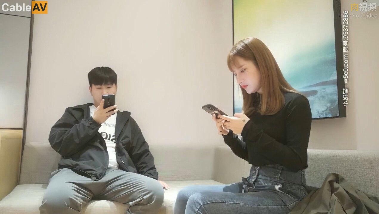 【小宝寻花】3000网约高颜值外围小姐姐，清新女神蜂腰翘臀白嫩美肤，温柔配合床上激情一小时