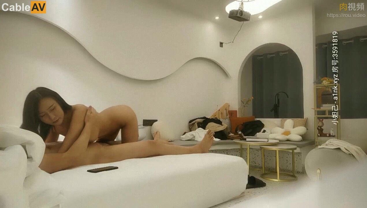 5000网约178极品车模，【野狼出击探花】，美乳大长腿，女神腼腆害羞，老王连干两炮过足瘾