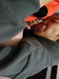 《云盘高质泄密》露脸才是王道！极度反差清纯美丽大学生妹子与男友性爱自拍流出~私处又粉又水彼此搞的很快乐1