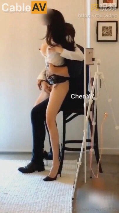 推特顶级母狗 chenYY01 顶级大长腿高级货色 喜欢被两个男人同时操 Part 2