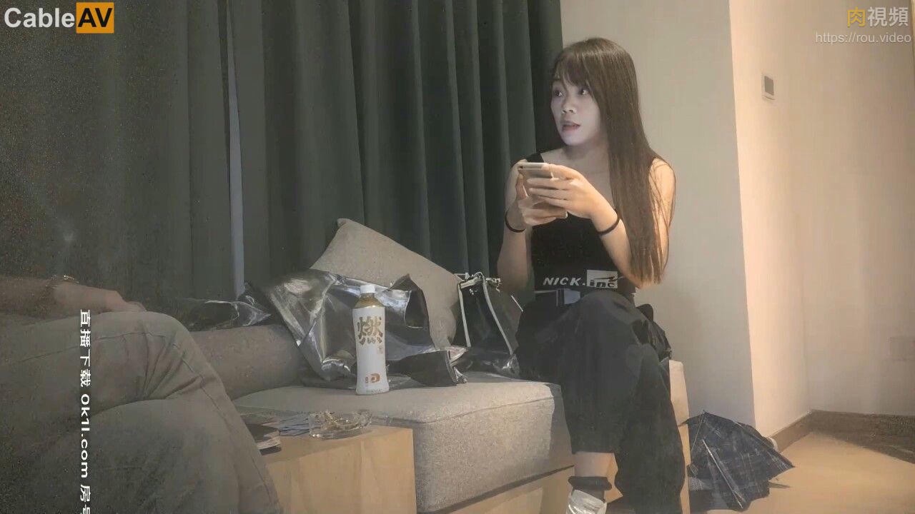 91沉先生两个妹子双飞，屌太大一个妹子走了骑乘侧入勐操